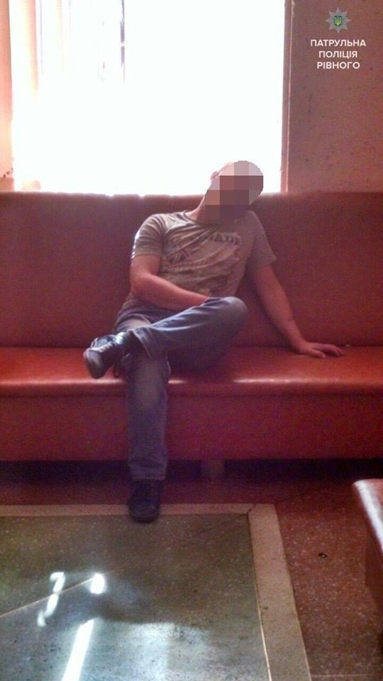 П’яний батько знущався з власної доньки. ФОТО