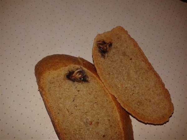 У Ковелі придбали хліб із головою миші. ФОТО