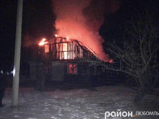 На Волині згоріла хата. ФОТО