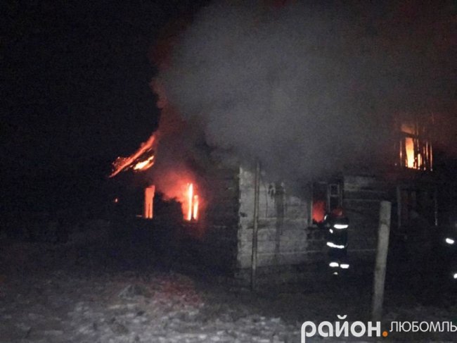 На Волині згоріла хата. ФОТО