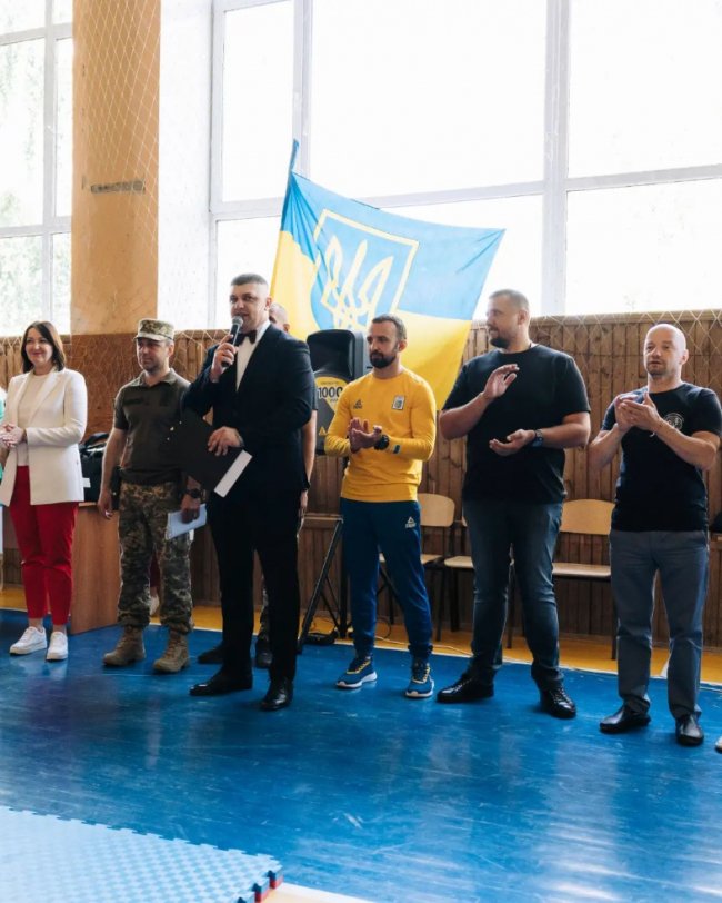 Під час турніру з ММА у Луцьку зібрали гроші для військових. ФОТО