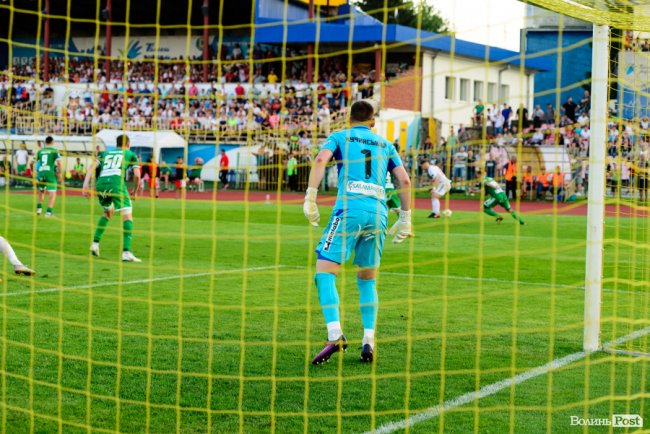 «Волинь» – «Карпати»: великий фотозвіт із нашумілого матчу