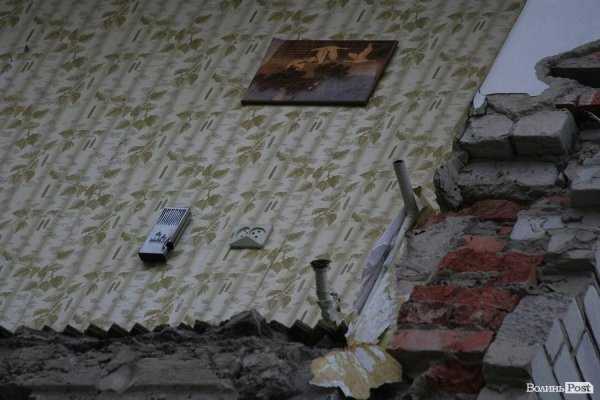 «Боялася ночувати, а дітей взагалі в квартиру не пустила», - жителька обваленого будинку 