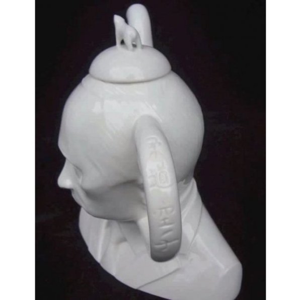 У США Путіна зліпили з порцеляни. ФОТО