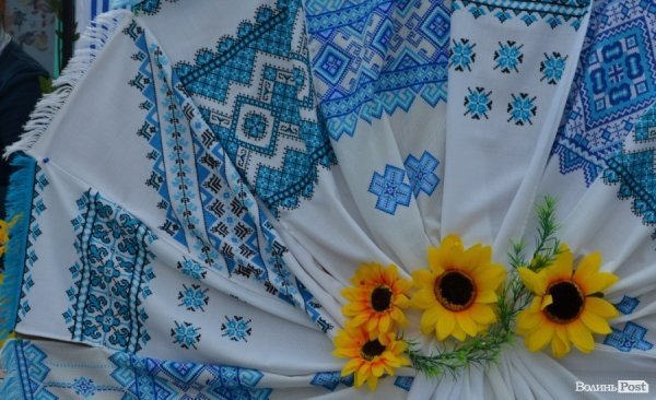 У центрі Луцька – виставка талантів зі всієї області. ФОТО 