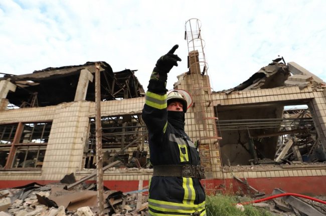 Ракетний удар по Києву: показали фото наслідків