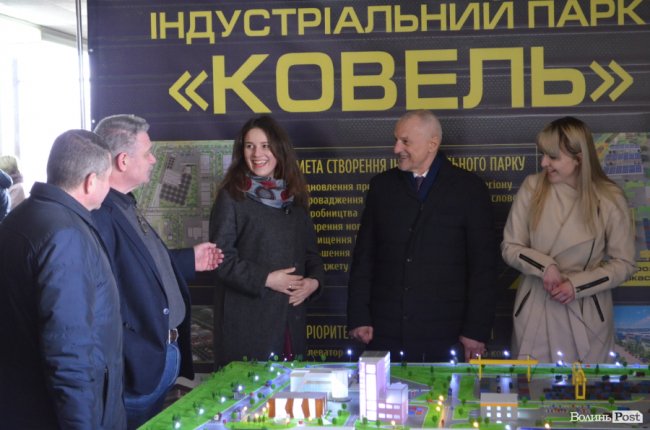 Повстанські пісні, зізнання в любові і до чого тут ва(Зе)лін: як на Волинь Порошенко приїздив. ФОТОРЕПОРТАЖ