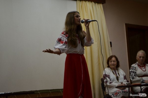 У Луцьку на захист української мови поставили мистецтво. ФОТО