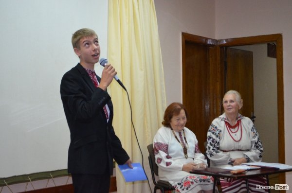 У Луцьку на захист української мови поставили мистецтво. ФОТО