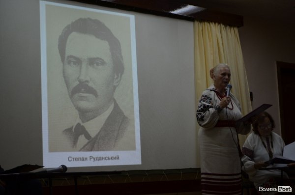 У Луцьку на захист української мови поставили мистецтво. ФОТО