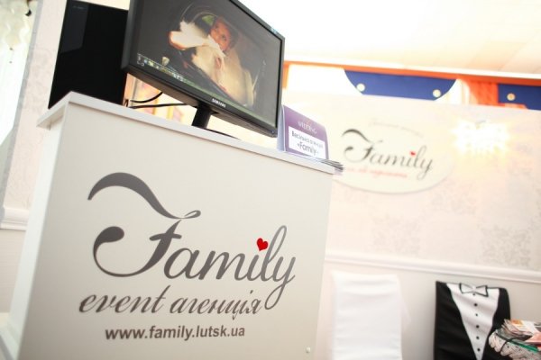 У Луцьку відкрили велику весільну виставку. ФОТО 