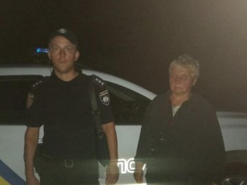 На Волині вночі розшукали жінку, яка заблукала у лісі