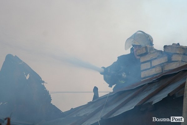 Пожежа в центрі Луцька. ФОТОРЕПОРТАЖ