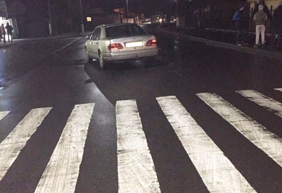 У Ковелі авто на переході збило матір з дитиною 