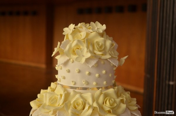 У Луцьку показали «весілля по-новому». ФОТО