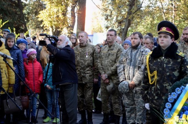 На Покрову у Луцьку освятили камінь на місці пам’ятника Волинським Героям АТО. ФОТО
