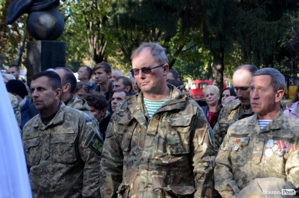 На Покрову у Луцьку освятили камінь на місці пам’ятника Волинським Героям АТО. ФОТО