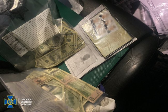 На Полтавщині затримали посадовця військкомату, який брав хабарі за «допомогу» чоловікам в ухиленні від служби