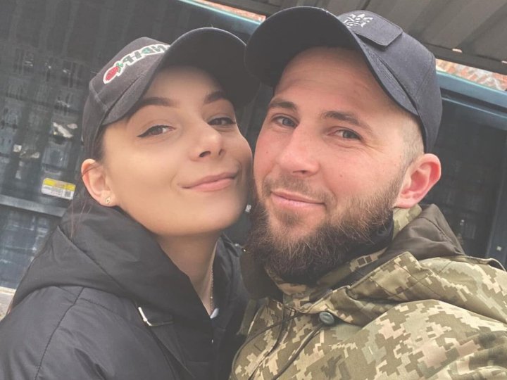 Воїн ЗСУ повернувся із полону та дізнався, що дружина загинула на фронті