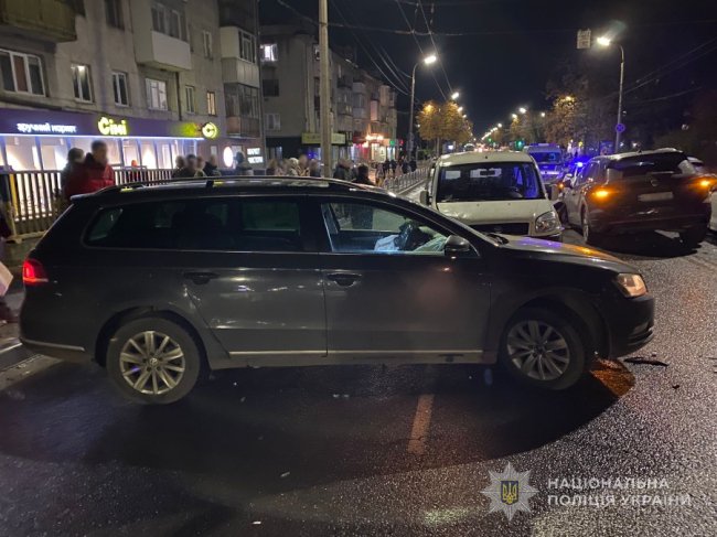 У Луцьку на Перемоги зіткнулося сім автівок. ФОТО