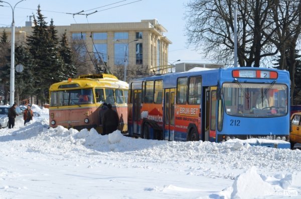 У Луцьку знову стоять тролейбуси. ФОТО