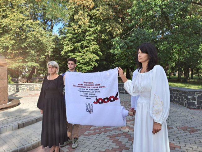 У місті на Волині вишиватимуть рушник з іменами Героїв, які віддали життя за Україну