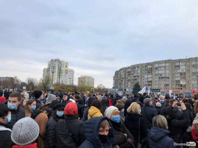 Як у Луцьку відбувався мітинг підприємців та про що говорили за зачиненими дверима. ФОТО 