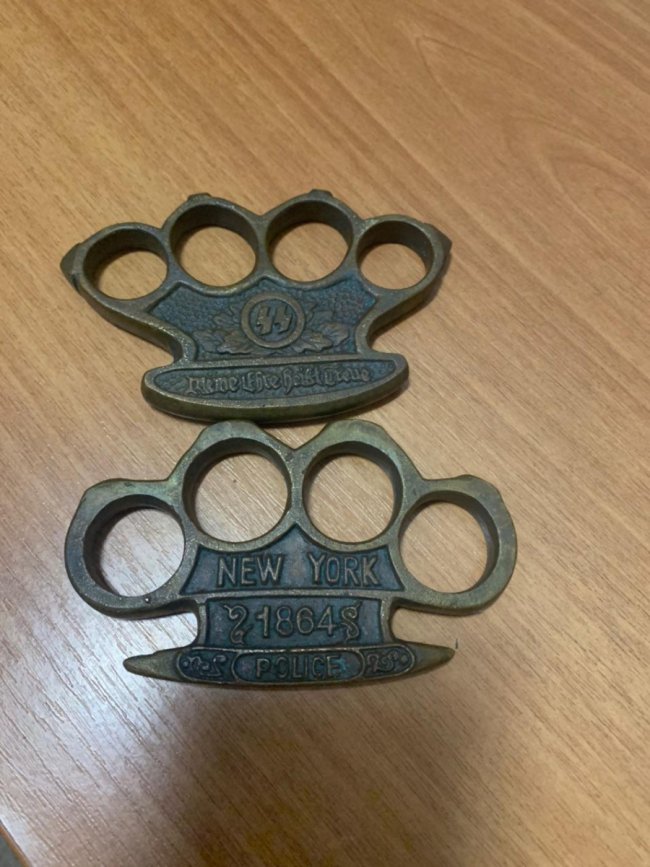 Через Волинь литовець хотів провезти старовинні ґудзики та польські кокарди. ФОТО