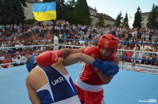 Кров'ю і потом: як у Луцьку билися за перемогу в боксі. ФОТОРЕПОРТАЖ