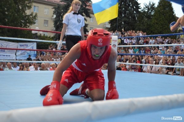 Кров'ю і потом: як у Луцьку билися за перемогу в боксі. ФОТОРЕПОРТАЖ