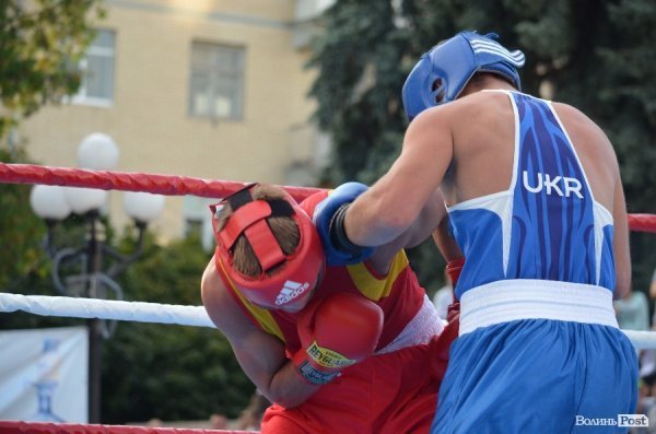 Кров'ю і потом: як у Луцьку билися за перемогу в боксі. ФОТОРЕПОРТАЖ