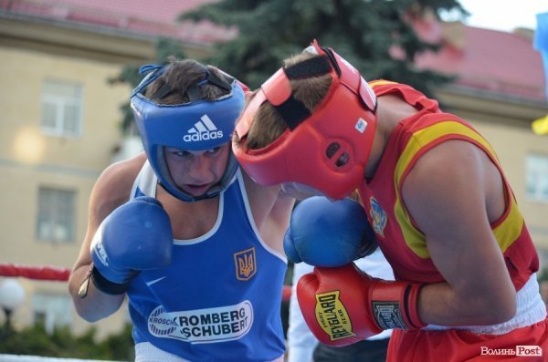 Кров'ю і потом: як у Луцьку билися за перемогу в боксі. ФОТОРЕПОРТАЖ