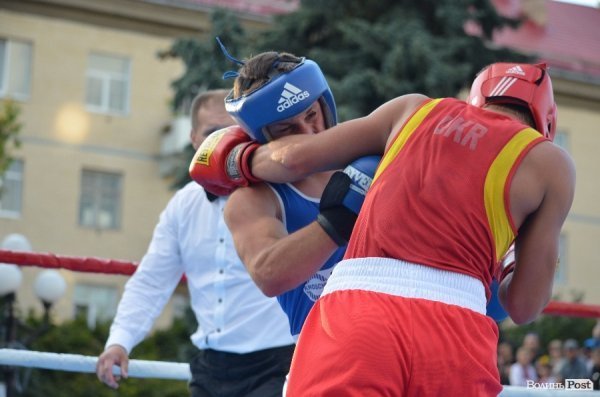 Кров'ю і потом: як у Луцьку билися за перемогу в боксі. ФОТОРЕПОРТАЖ