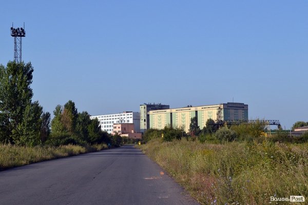 Промислова зона, наче майданчик для зйомок X-files :)