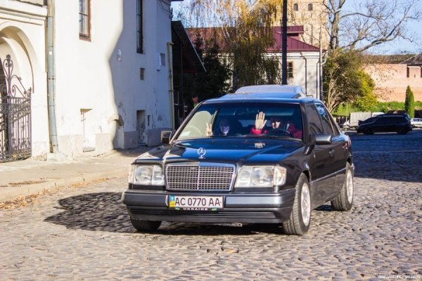 «Mercedes-тусовка» в Луцьку. ФОТО 