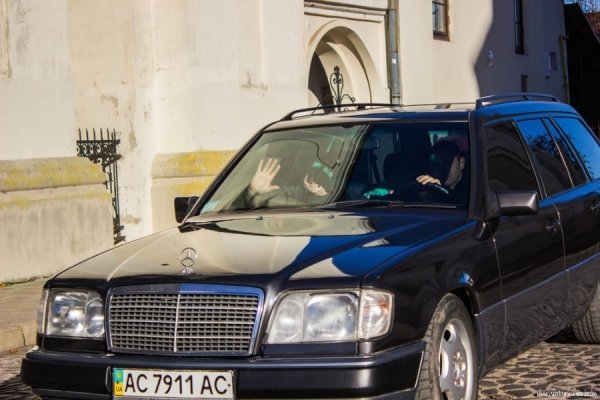 «Mercedes-тусовка» в Луцьку. ФОТО 