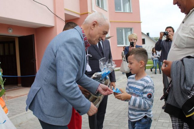 У Ковелі 30 молодих сімей отримали житло. ФОТО