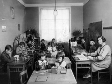 Садочки та школи на Волині 90 років тому: ретросвітлини