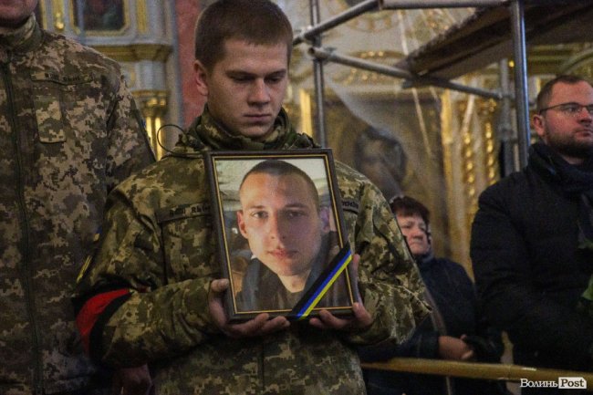 Сьогодні мав би відзначати 30-річчя: Луцьк попрощався із полеглим Героєм Іваном Газюком