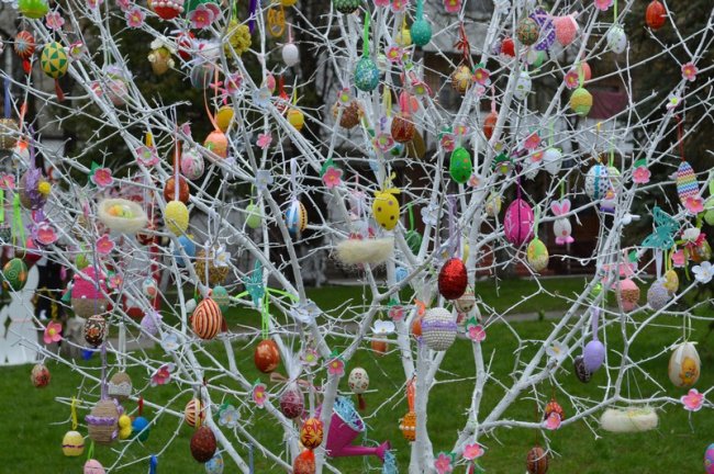 Центральну частину Ковеля прикрасили великодніми декораціями. ФОТО