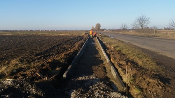 Як будується перша в області велодоріжка на ділянці Луцьк-Жидичин. ФОТО