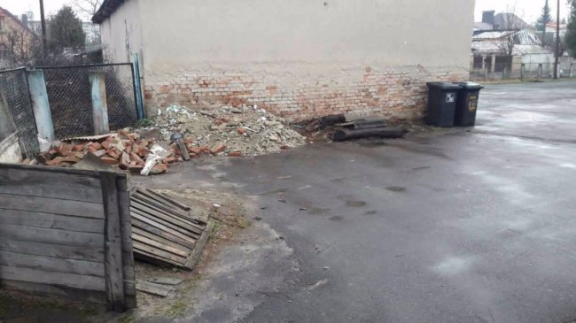 Муніципали штрафували лучан за сміття