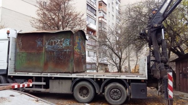 У Луцьку продовжують демонтувати незаконно розміщені гаражі