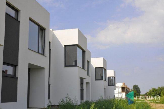 Поблизу Луцька будують незвичайне котеджне містечко. ФОТО*