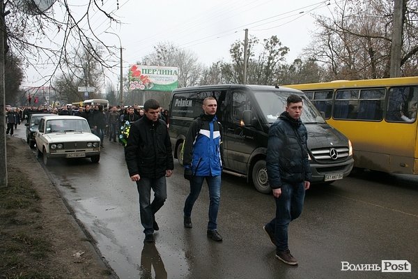 У Луцьку прощалися з загиблим волинянином. ФОТО