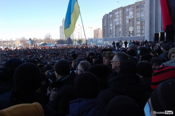 Волинська ОДА: штурм, який не відбувся. ФОТОРЕПОРТАЖ
