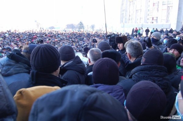 Волинська ОДА: штурм, який не відбувся. ФОТОРЕПОРТАЖ