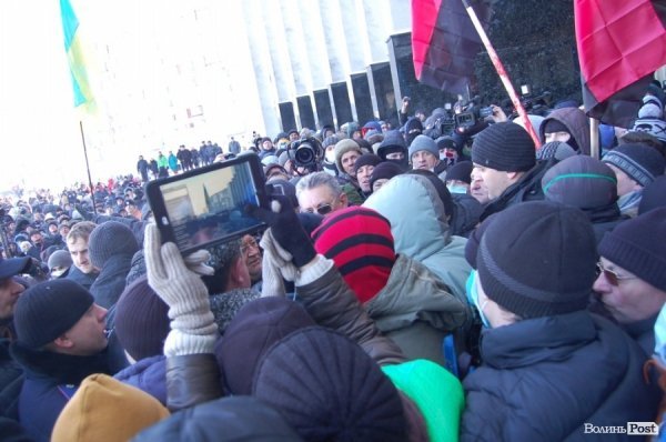 Волинська ОДА: штурм, який не відбувся. ФОТОРЕПОРТАЖ