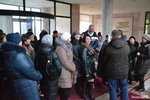 Працівники волинського санаторію «окупували» облраду, щоб підтримати продовження контракту з директором.ФОТО