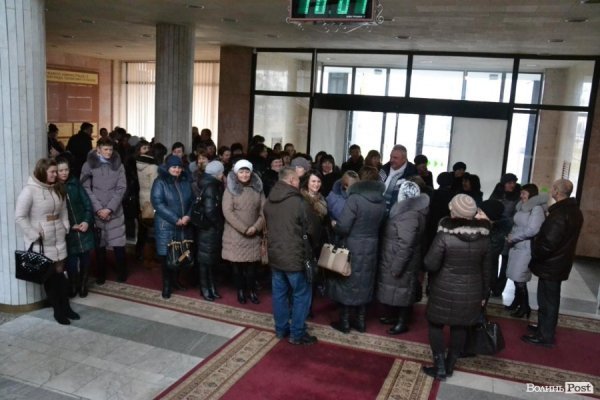 Працівники волинського санаторію «окупували» облраду, щоб підтримати продовження контракту з директором.ФОТО